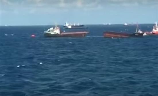 Φορτηγό πλοίο «ανοίγει» στη μέση στα ανοικτά της Μαύρης Θάλασσας – Βίντεο